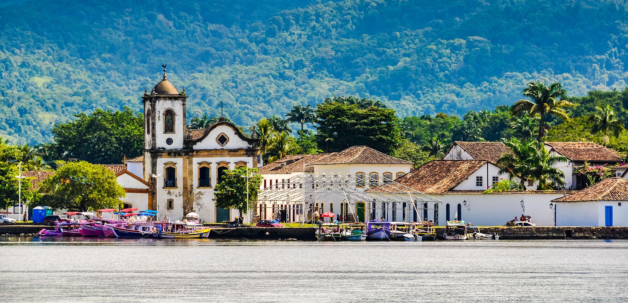 Vue depuis la mer à Paraty - Brésil