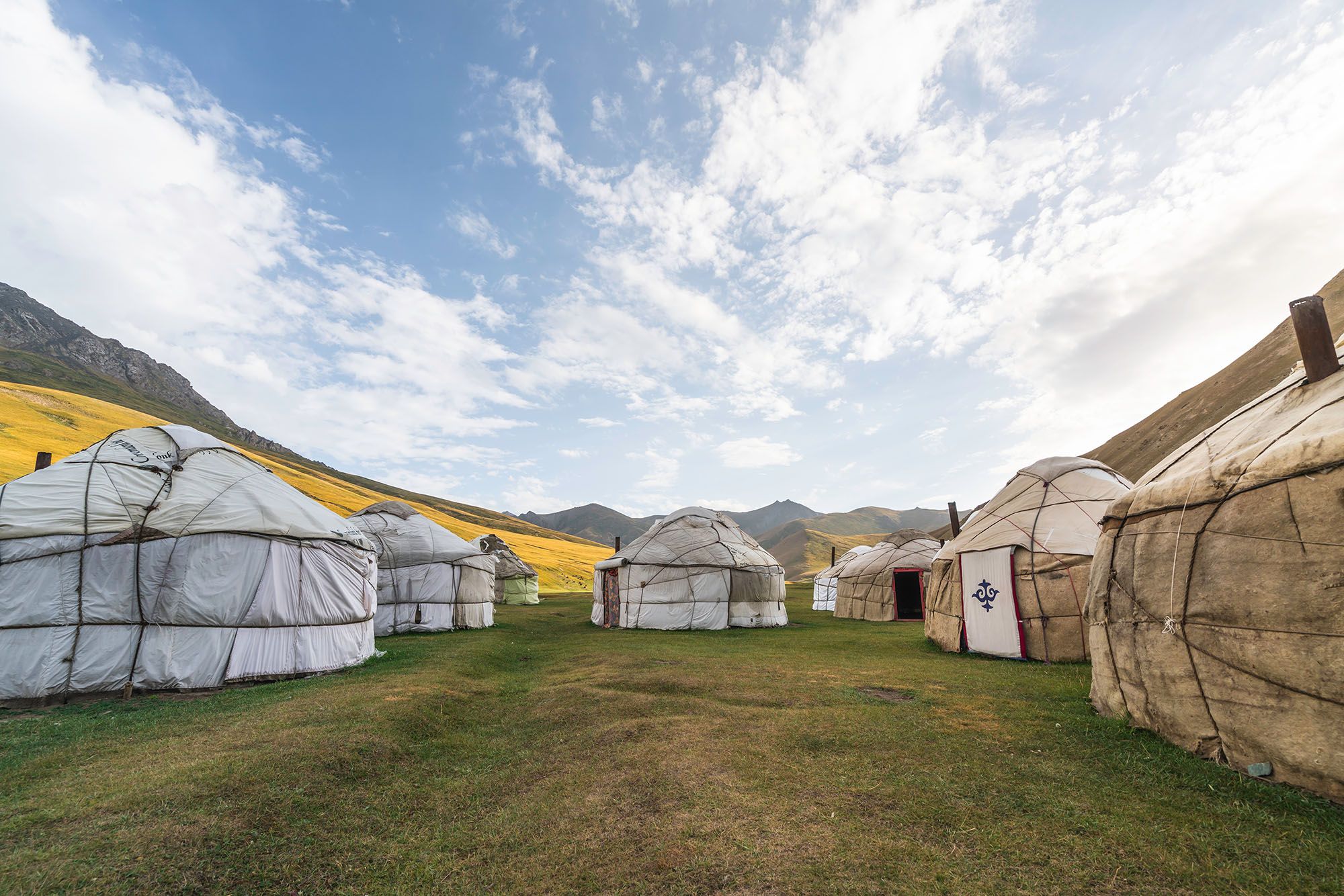 Camp de yourtes à Tash Rabat - Kirghizistan
