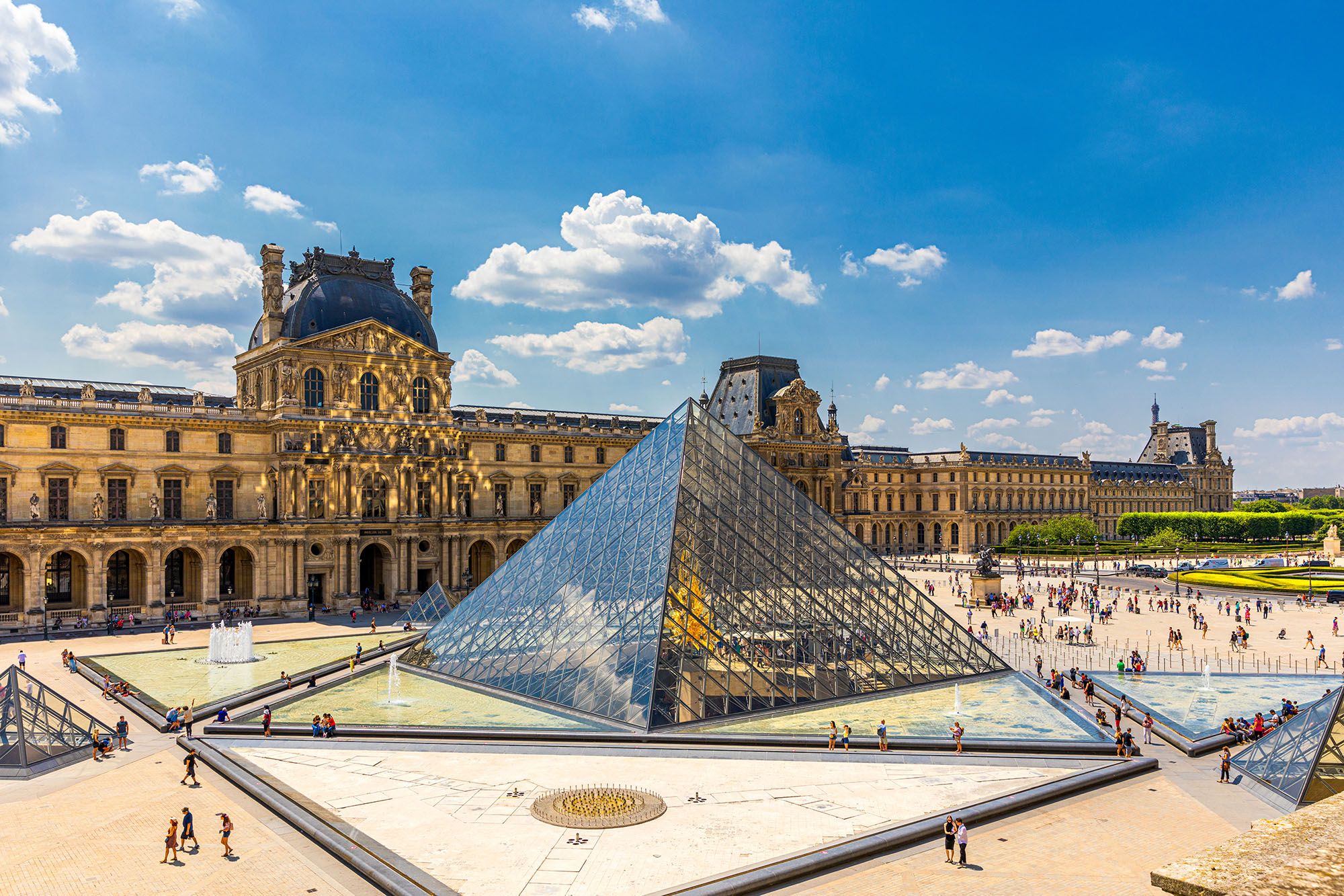 Vue du musée du Louvre à Paris - Île de France (France)