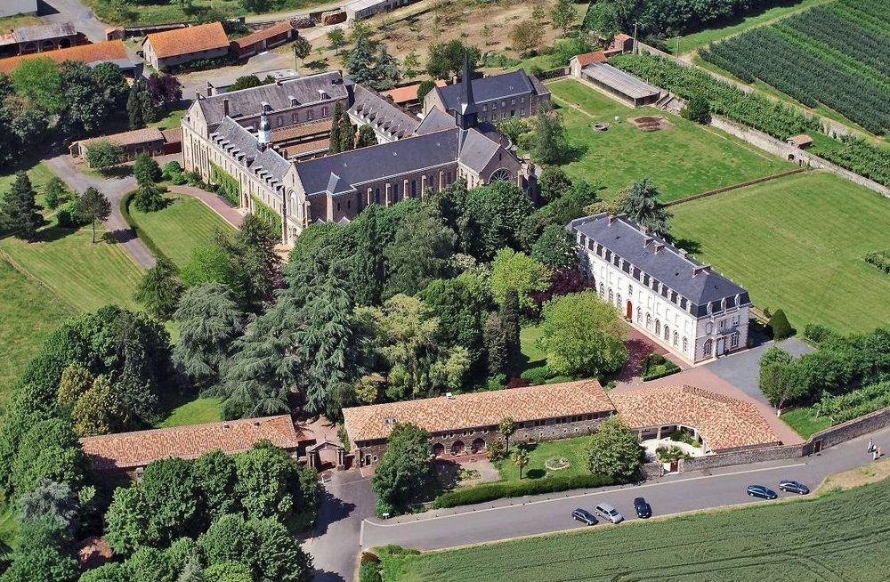 Anjou Abbaye de Bellefontaine