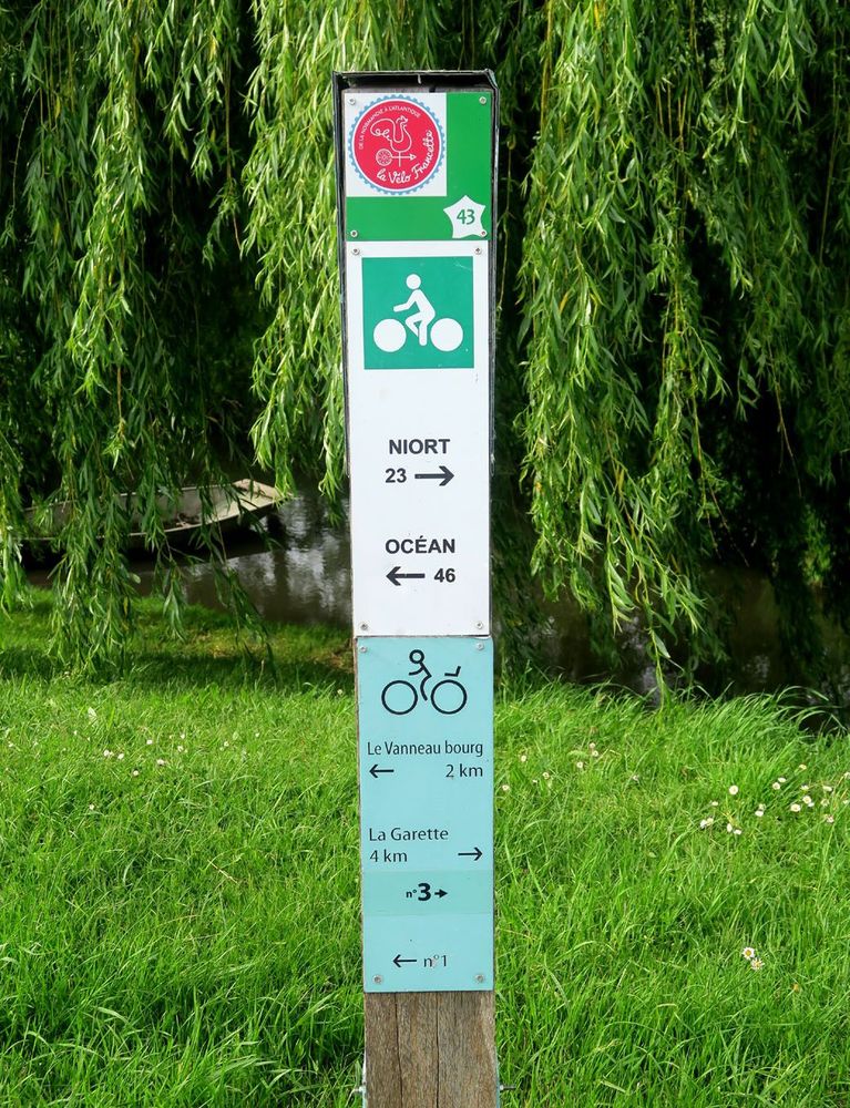 France Marais poitevin Balise vélo