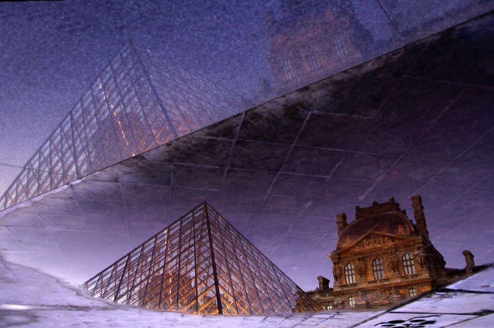 Paris Pyramide du Louvre
