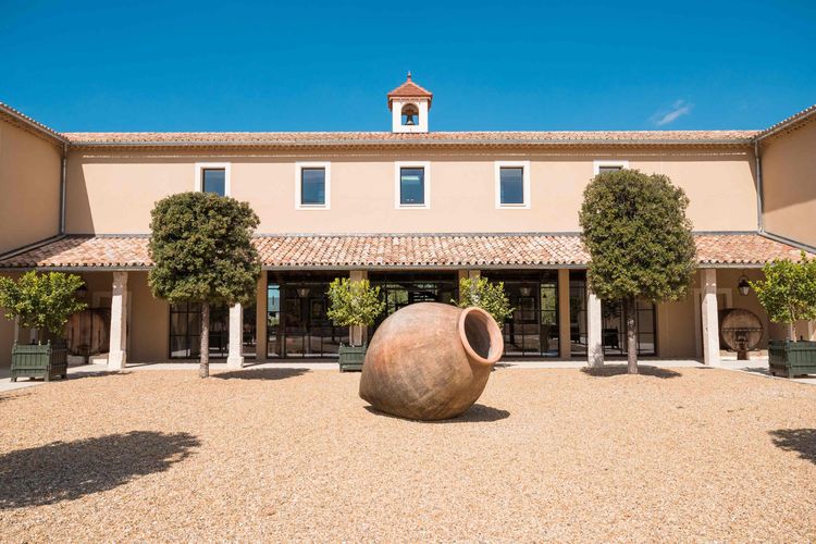 Visiter le domaine viticole du réalisateur Ridley Scott dans le Luberon