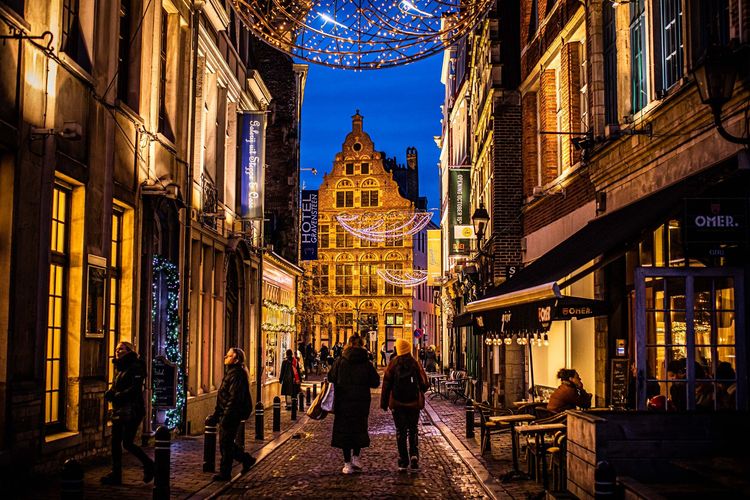 En Flandre, les villes d'art se parent de parcours lumineux pour des nuits d'hiver féériques