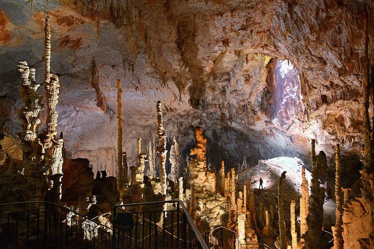 L'Ardèche, côtés grottes et avens
