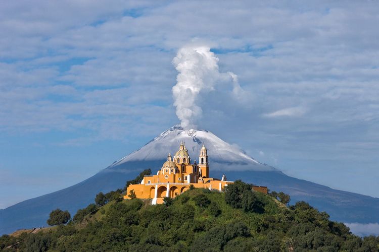 Mexique, au-dessous du volcan Popocatépetl