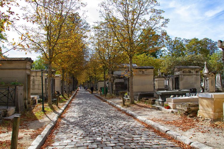 Cimetières de Paris : ces dernières demeures de stars