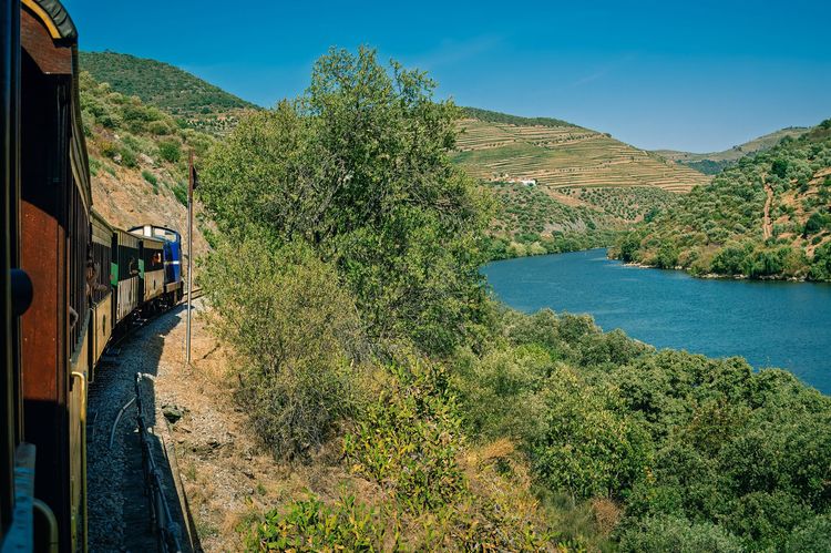 Portugal : le train historique du Douro reprend du service Comboio Histórico Douro