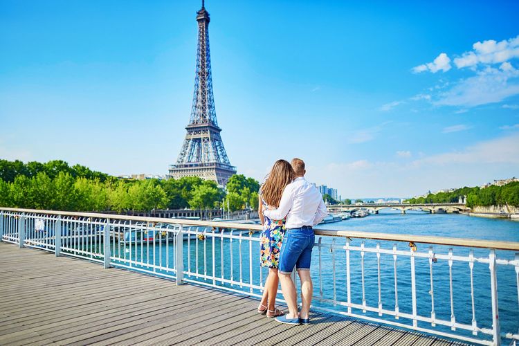 Couple à Paris
