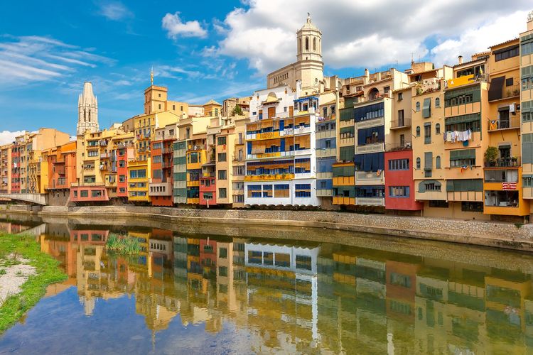 Accessible en train depuis la France, cette ville de Catalogne est une alternative idéale à Barcelone Espagne Gérone