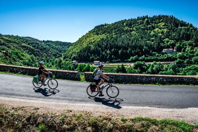 Via Allier : une véloroute de 410 km pour traverser l'Auvergne