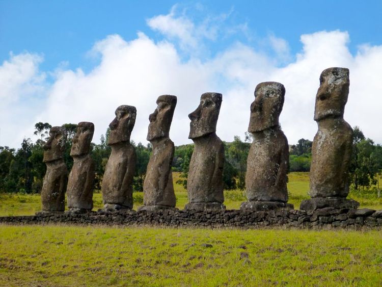 Statues de Moaï sur l’île de Pâques