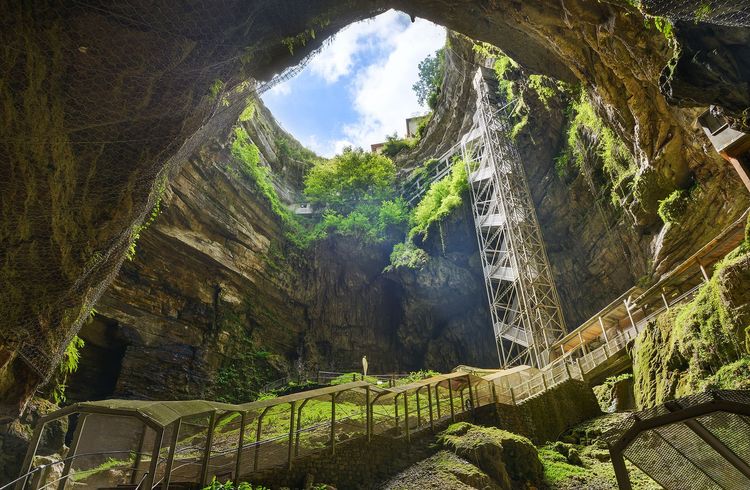 Au cœur du Lot, cette merveille naturelle est l'une des plus belles aventures souterraines de France Gouffre de Padirac