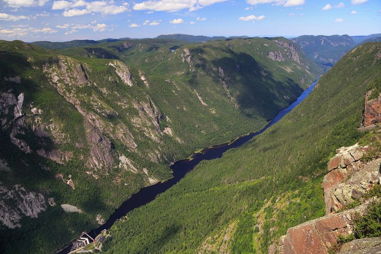 L'Acropole des Draveurs : une randonnée mythique du Québec Parc national des Hautes‑Gorges-de-la-Rivière‑Malbaie