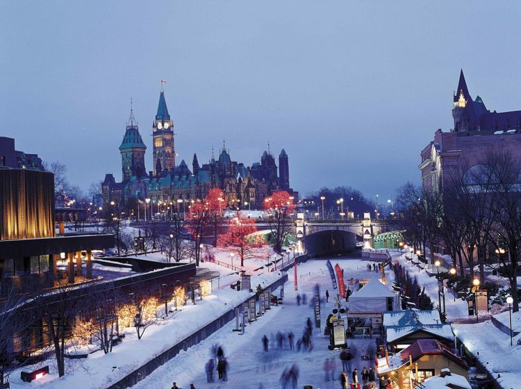 Découvrir la plus grande patinoire du monde à Ottawa