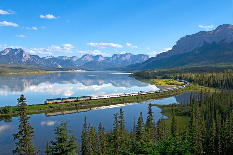 Le Canada en train