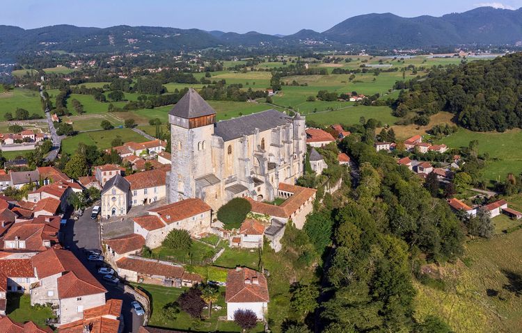 A 1h de Toulouse, ce village parmi les plus beaux de France est un bijou d'Occitanie à découvrir absolument Saint-Bertrand-de-Comminges et sa cathédrale