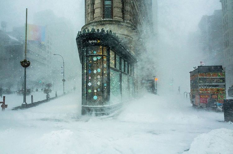 Flatiron Building dans la tempête de neige Jonas, New York, USA