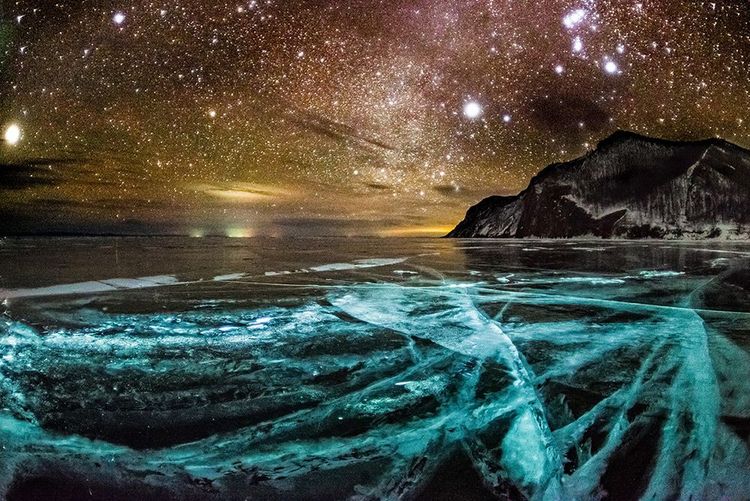 Nuit étoilée sur le Lac Baïkal, Russie