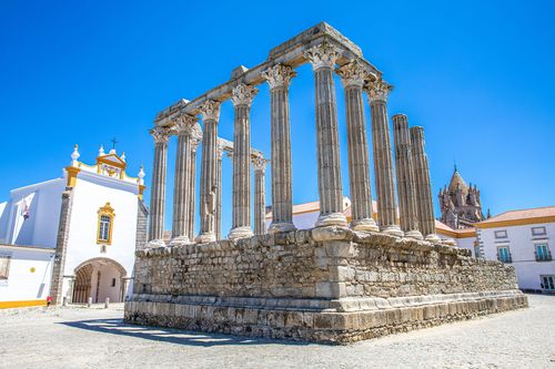 Évora