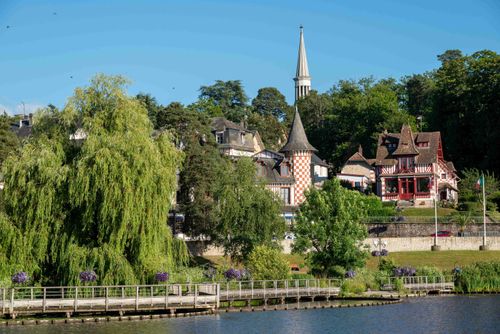 Découvrir les étonnantes villas Belle Epoque de Bagnoles-de-l'Orne