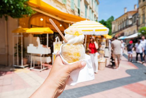 Sorbet citron à Menton © Sheviakova - stock.adobe.com