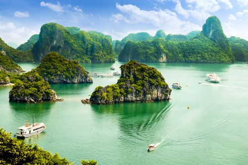Vietnam Baie Along