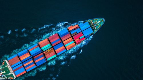 Bateau Cargo Vue aerienne