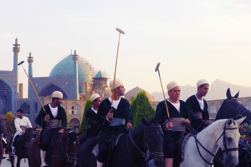 Joueurs de cricket à Isfahan.
