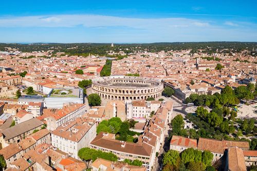 Nîmes