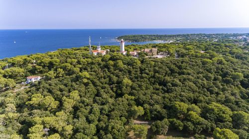 Une visite insolite au cap d'Antibes : l'ascension du phare de la Garoupe