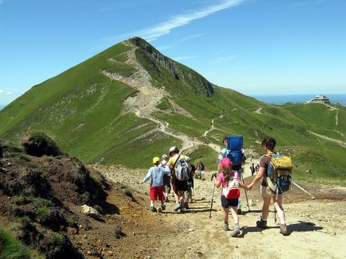 Randonnée dans le parc régional des volcans d'Auvergne