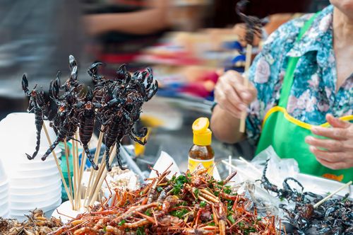 Scorpion grillé - street food