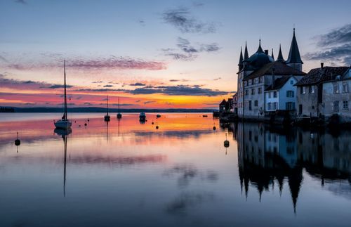 Lever de soleil sur le lac de Constance pres le chateau de Steckborn