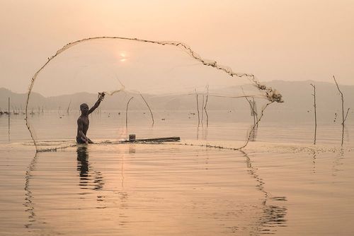 Pêcheur au Lac Bosumtwi, Ghana