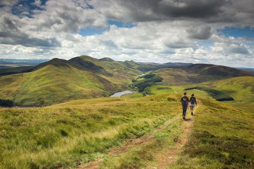 Ecosse Walking path in the Pentland Hills Regional Park, just south of Edinburgh