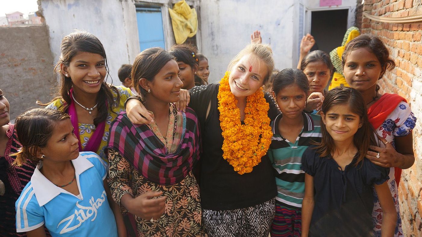 Avec les filles de l’association TAABAR à Jaïpur, en Inde.