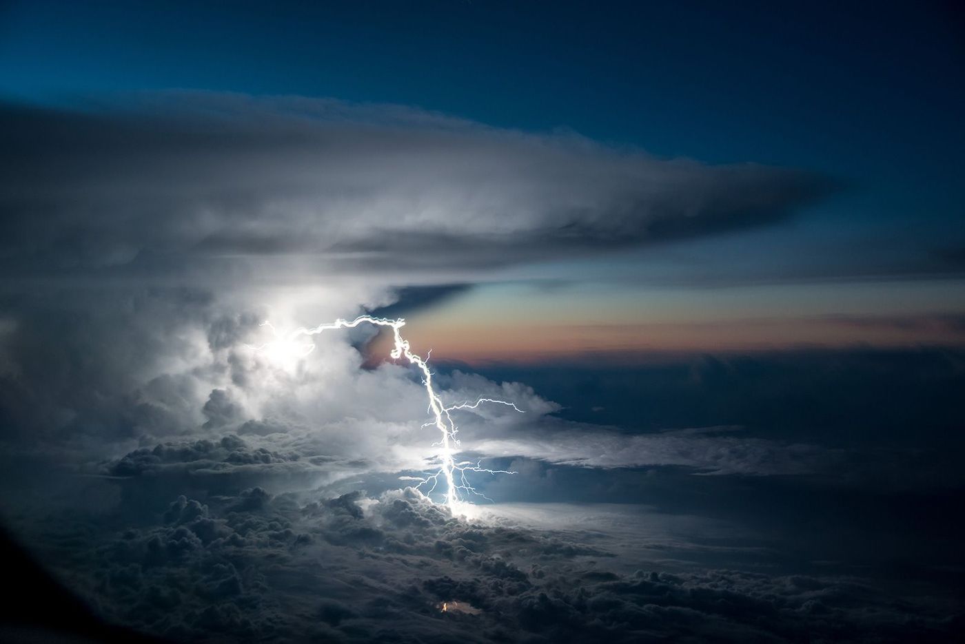 Orage au-dessus de l'Amazonie équatorienne