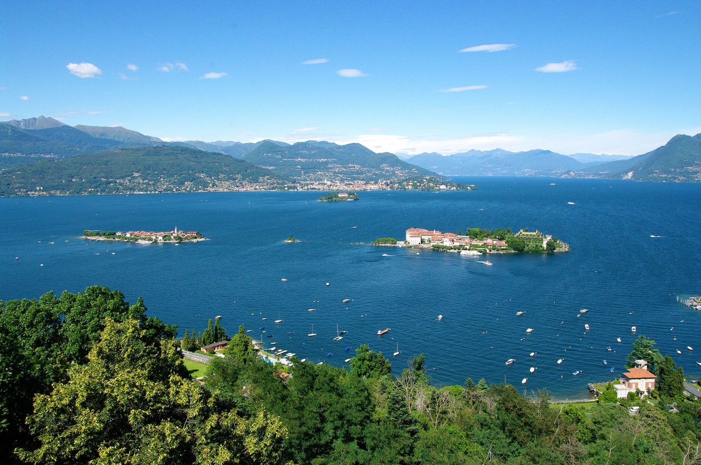 Vue aérienne du Lac Majeur et ses îles - Piémont (Italie)