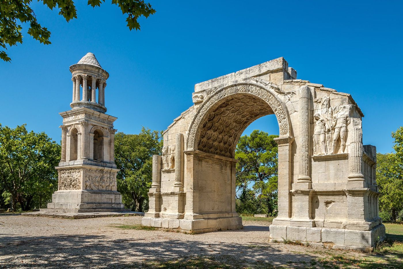 Arc de triomphe et mausolée de Jules