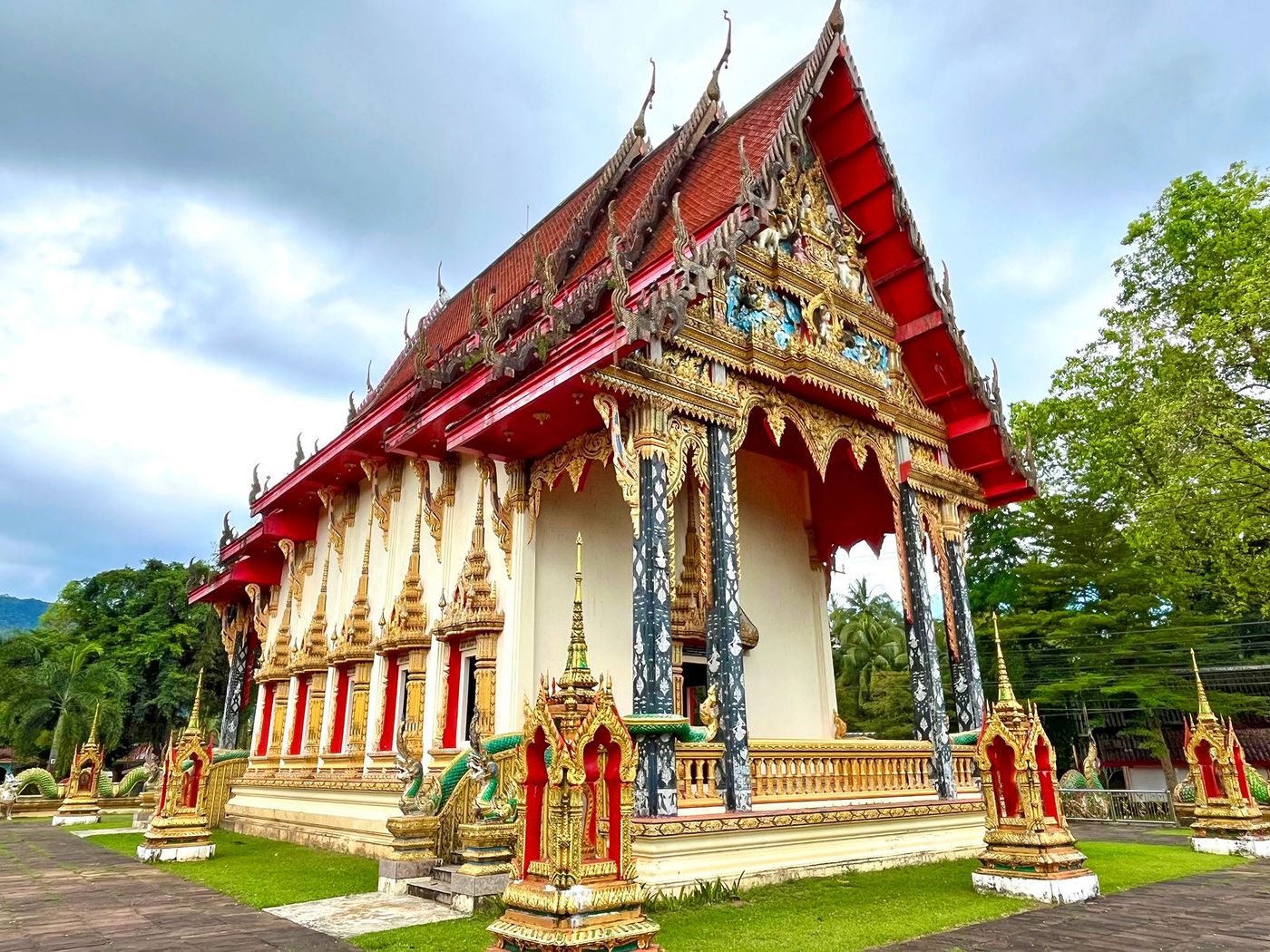Ban Salak Phet - temple