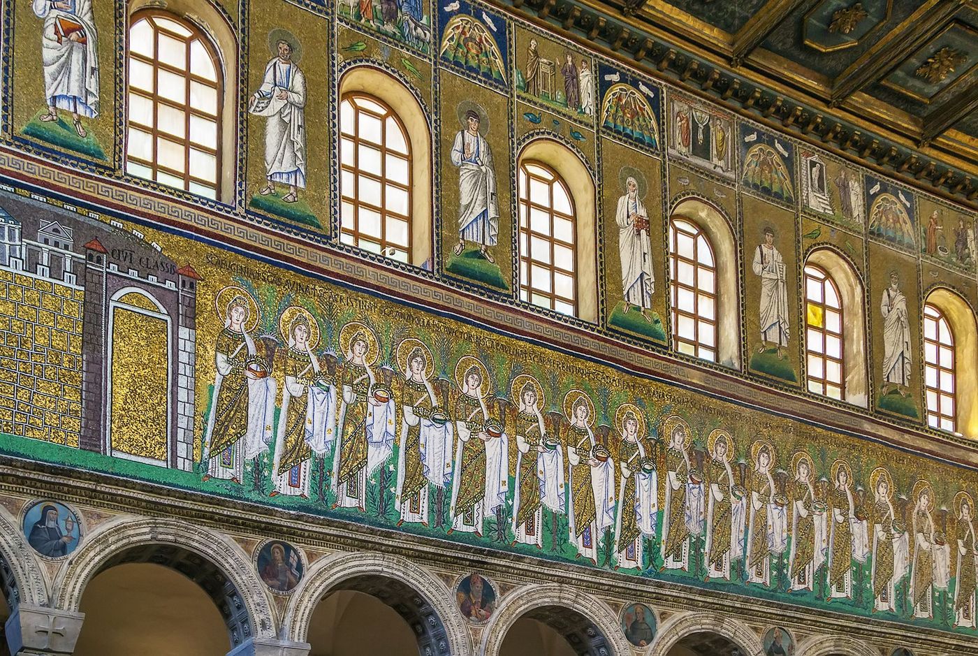 Basilique Sant’Apollinare Nuovo - mosaïques de la partie supérieure