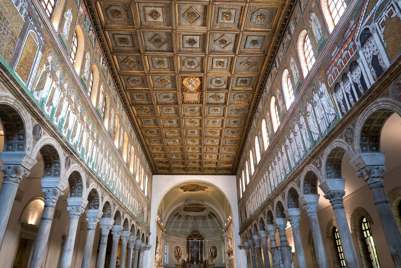 Basilique Sant’Apollinare Nuovo - plafond à caissons - Ravenne