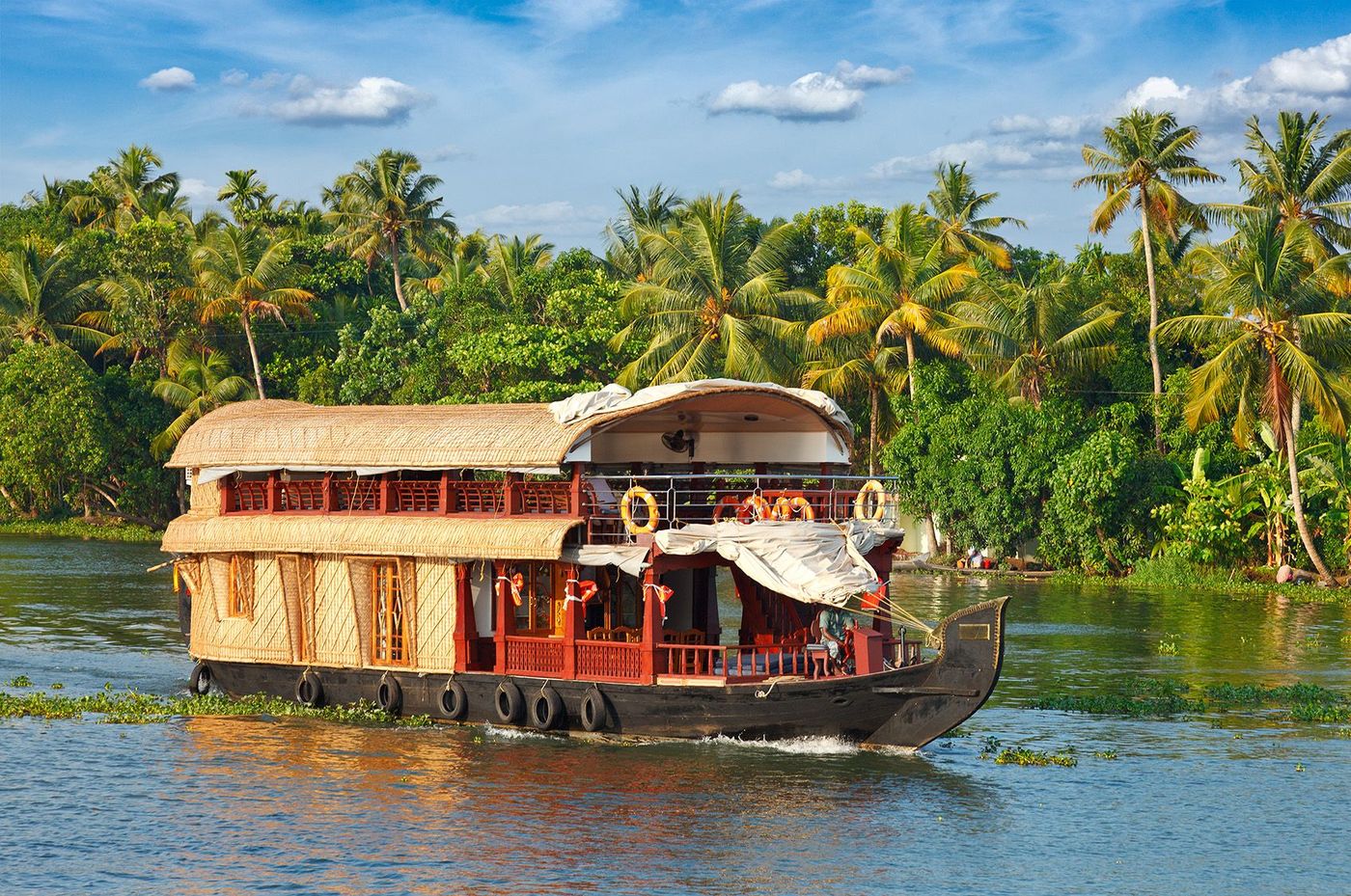 Bateau sur les backwaters