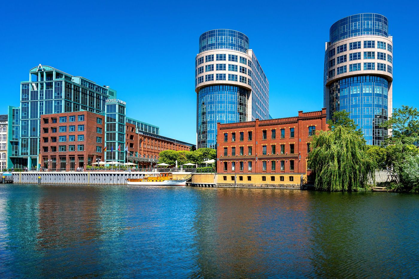 Berlin Spree Bogen