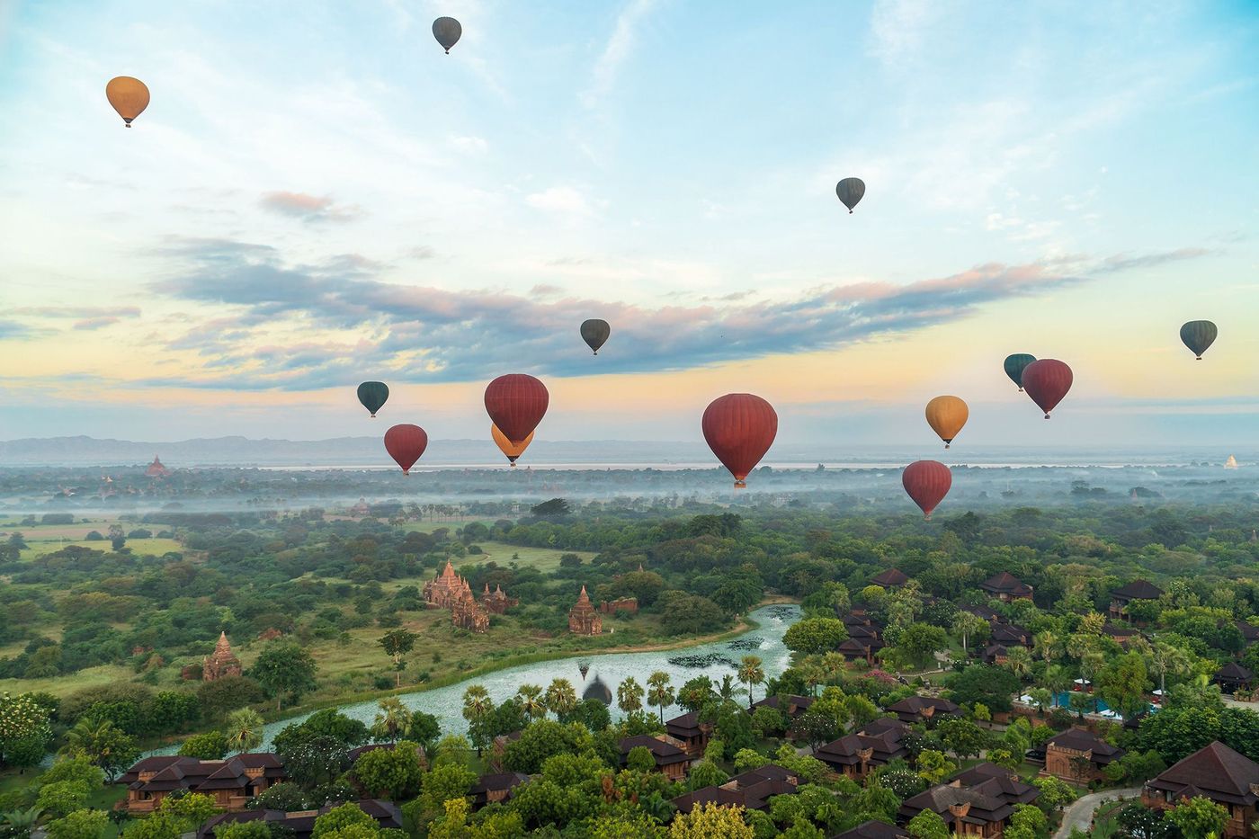 Birmanie Bagan Montgolfières