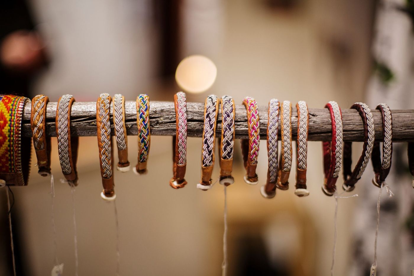 Bracelets Sami en peau de renne