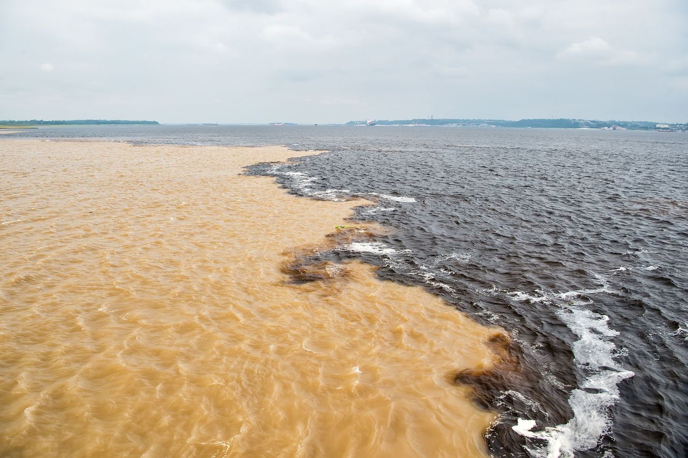 Brésil Rencontre fleuves Amazone et Rio Negro