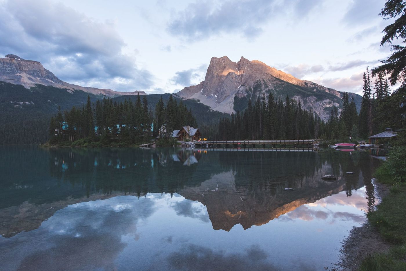 Yoho Lac emerald