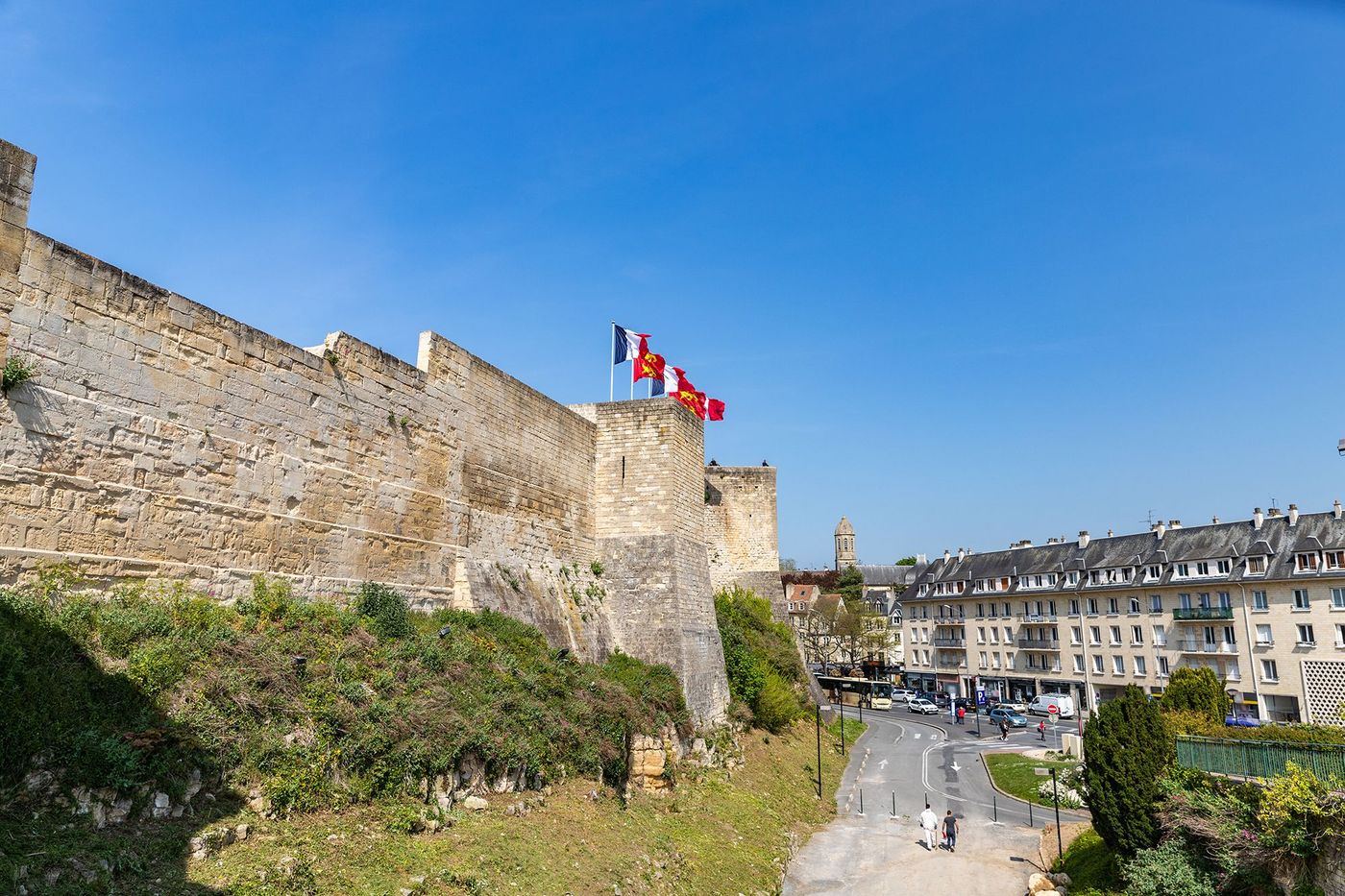 Caen médiévale - mur du château